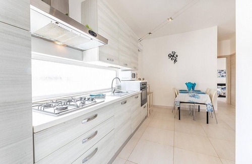 Pizzo Villa | Villa Tentazione: A pleasant and spacious villa situated at a short distance from the beach, with Free WI-FI.