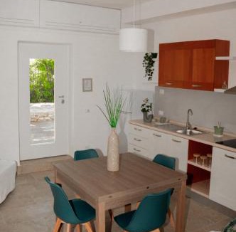 Castellana Grotte Apartment | Villa Tra i Pini - Green & Relax