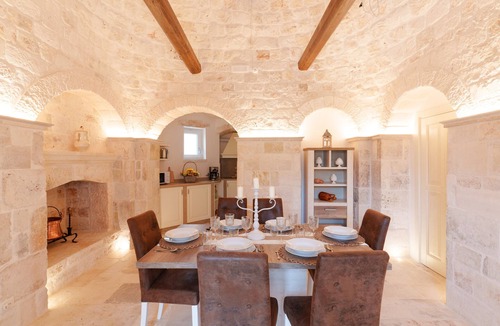 Locorotondo Villa | Villa 'Trulli Petrantiqua' with Private Pool, Wi-Fi and Air Conditioning