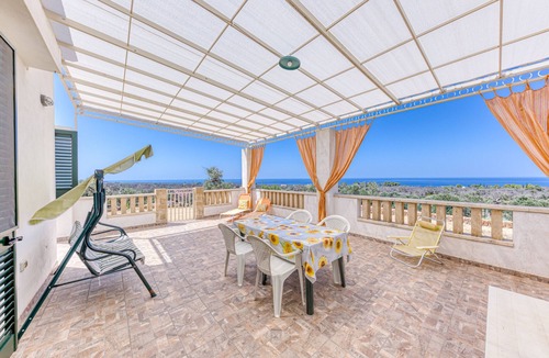 Marina di Felloniche Villa | Villa "Villetta Relax" with Sea View, Private Garden & A/C