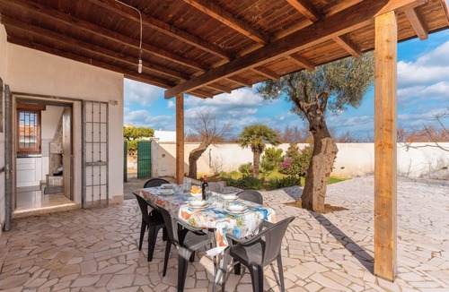 Squinzano House | Villetta Donzella di Mare by BarbarHouse