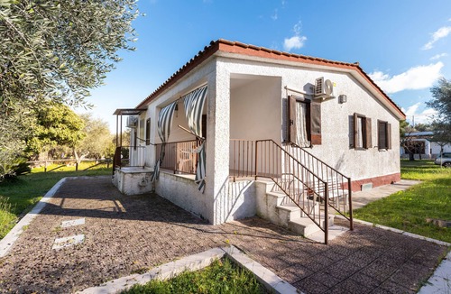 Montincello Apartment | Villini delle Rose -Quadrilocale 4 by BarbarHouse