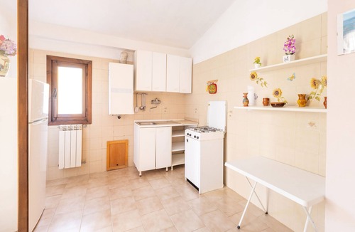 Montincello Apartment | Villini delle Rose -Quadrilocale 5 by BarbarHouse