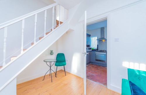 Heswall House | Workforce Accommodation Near Deeside | Sleeps 6