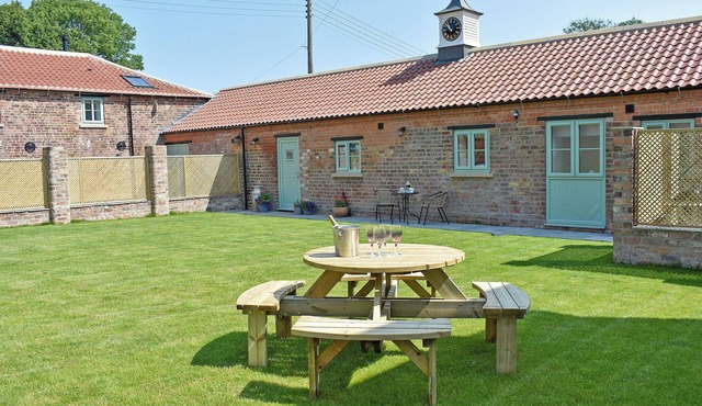 2 bedroom accommodation in Langtoft, near Driffield