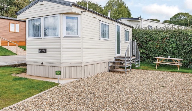 2 bedroom accommodation in Cheddar, Somerset