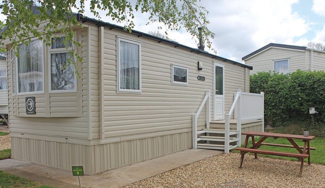 2 bedroom accommodation in Cheddar, Somerset