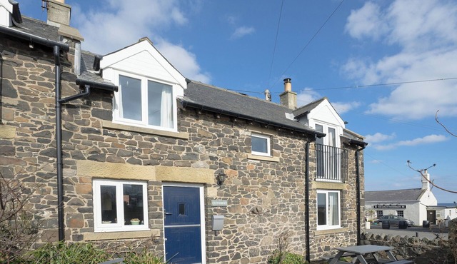 2 bedroom accommodation in Craster