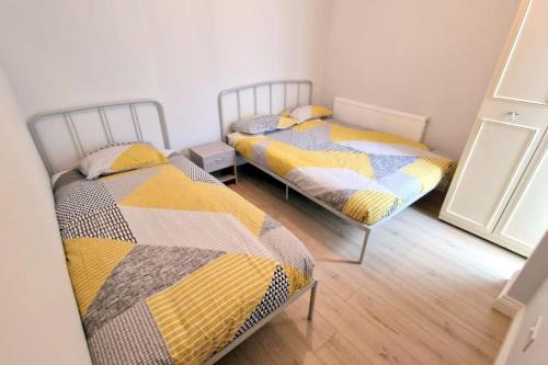 2-bedroom flat in Central Sutton