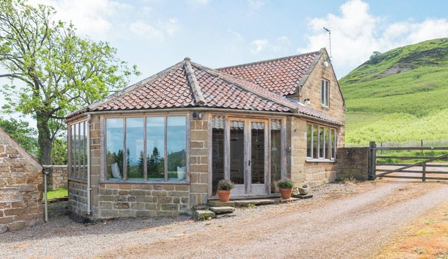 2 bedroom accommodation in Swainby, near Stokesley