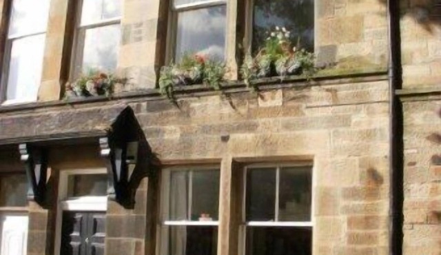 2 Mins Walk from Edinburgh's Best Beach!