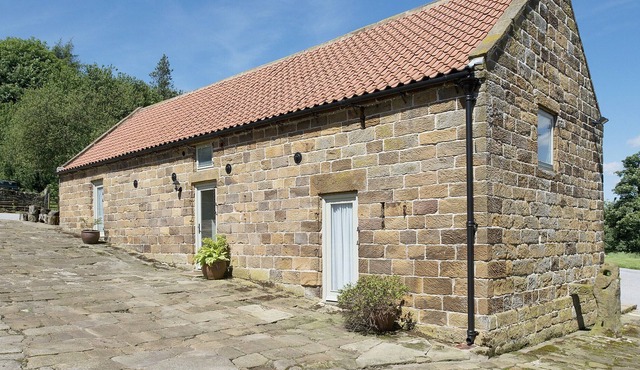 3 bedroom accommodation in Castleton