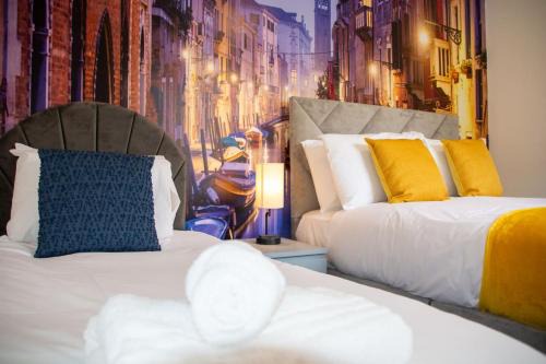 6 BR 4 Bath Central Worcester Sleeps 12