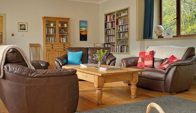 A large spacious 3 bedroomed house in farmyard courtyard.