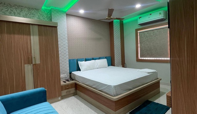 Alexa Hotel & Restaurent