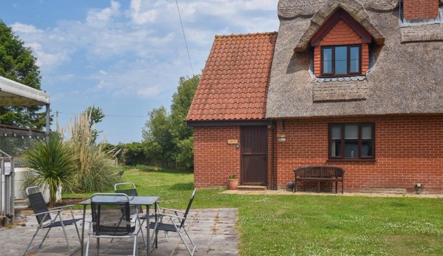 Apple Tree Cottage - Uk52221