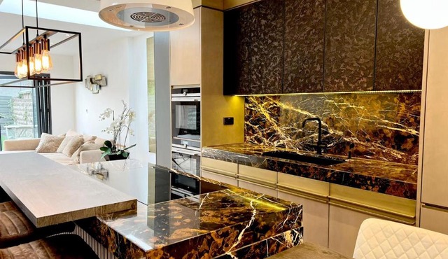 Architect Designed Town House Near Beach