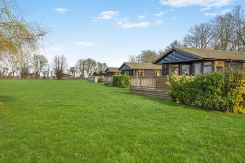 Athelington Lodge - Willow