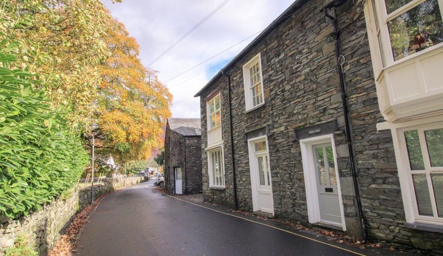 Bakers Rest, ideal for 2 families or group, centrally located in Grasmere, close to lake