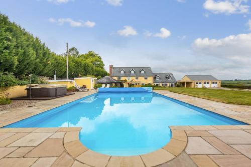 Broadridge Manor