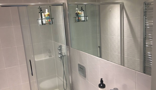 Charming Camden Split level home in Central London