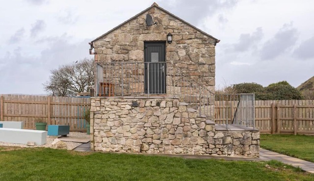 Cornwall - Unique two storey barn