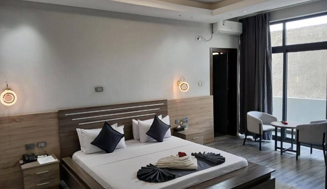 East Star Hotel