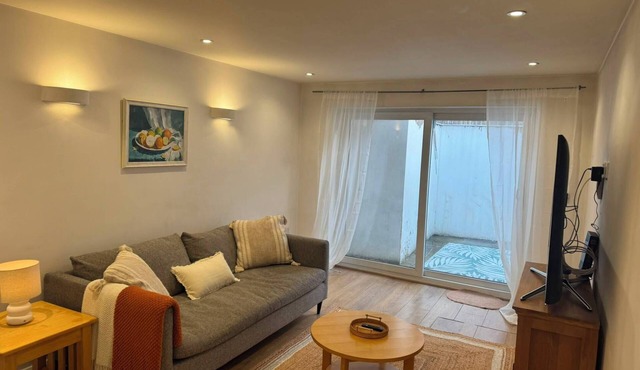 Enjoyable 3-bedroom apartment in charming Hampton Wick neighborhood