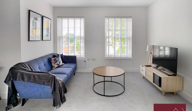 Eton, Windsor - 1 Bedroom First Floor Apartment - Parking
