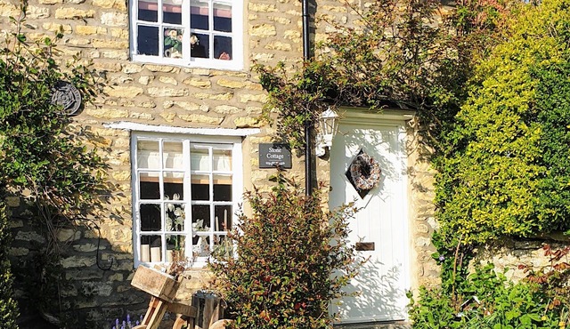 Gorgeous Thornton-le-Dale 2 Bedroom Cottage & Garden, Cosy Family Friendly, WIFI
