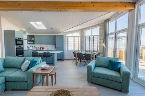 Gull Rocks Beach Lodges