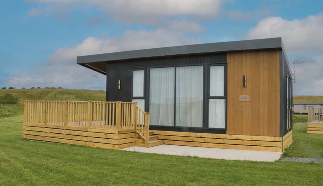HERON, pet friendly, country holiday cottage in Haverigg