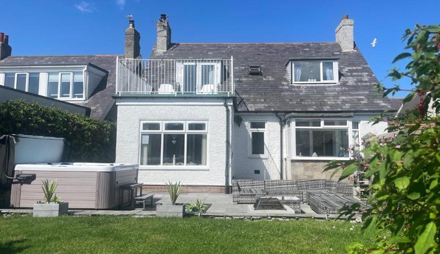 Ivy Cottage Seahouses Seaside Hot Tub Retreat