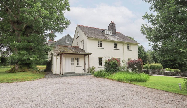 LITTLE ELLERS, family friendly, with a garden in Portinscale