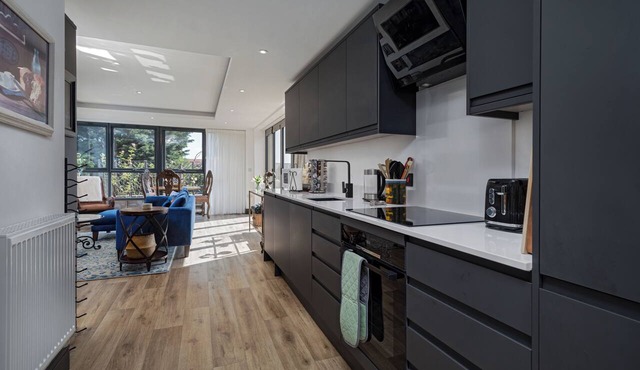 Luxury 2BR Penthouse Retreat with Huge Deck