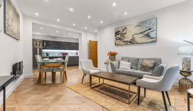 Mill Conversion Flat Mins from City Bars & Shops - Pass the Keys