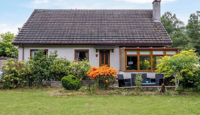 MO DHACHAIDH, pet friendly, country holiday cottage in Roy Bridge
