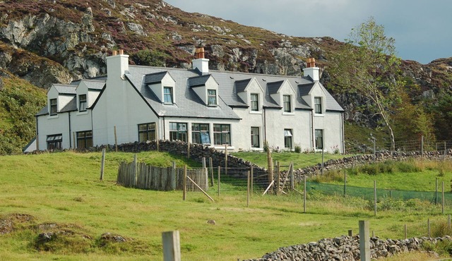Much loved family-friendly house, coastal setting in the Highlands