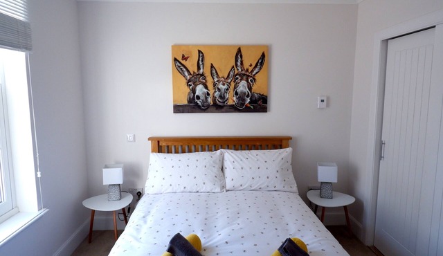 No 7 - Quiet Two Bedroom Ground Floor flat in Tornagrain great for Airport