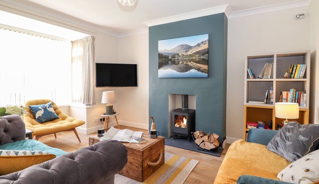 POOLEY HOWE, pet friendly, with open fire in Keswick