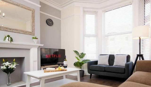 Scarborough Stays 5 Bed - 3 min from beach