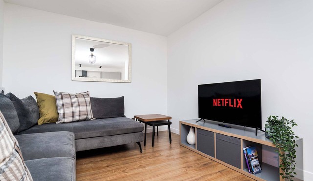 Spacious 2BR - Parking Near Edinburgh City Centre