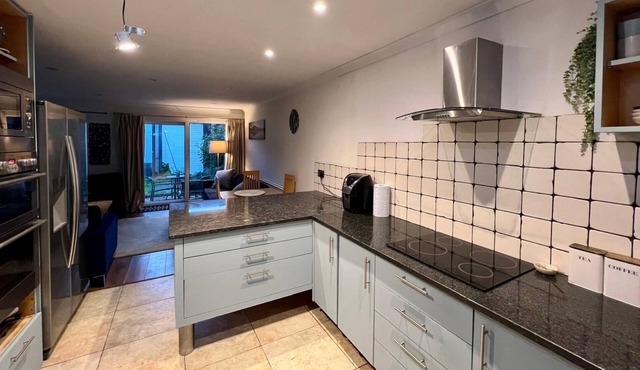 Spacious 3 bedroom House beside Stansted