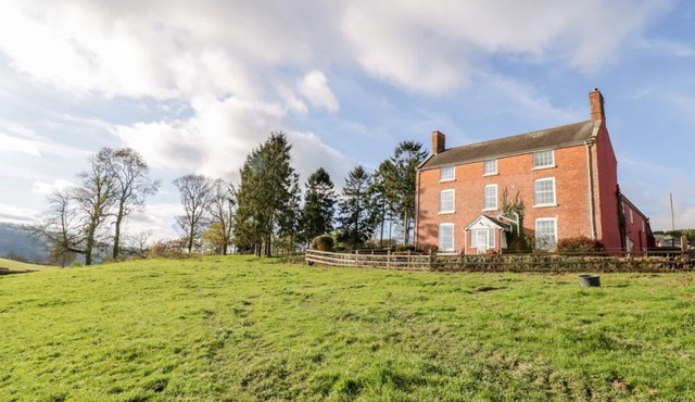 Squires Rest, Llanfair Caereinion