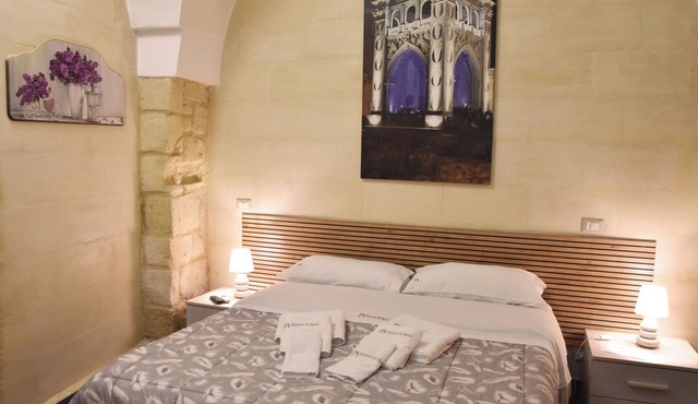 Suite Martina-Suite-Superior-Ensuite with Shower-City view