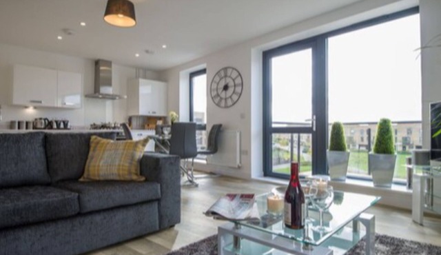 Tailored Stays - De Havilland House