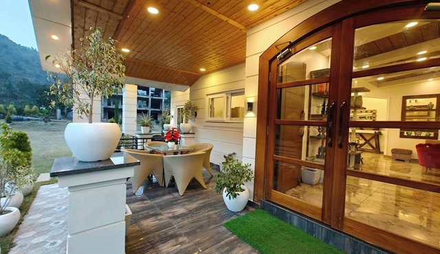 The Paradise - Luxury 3BR Villa Near the Airport in Dehradun