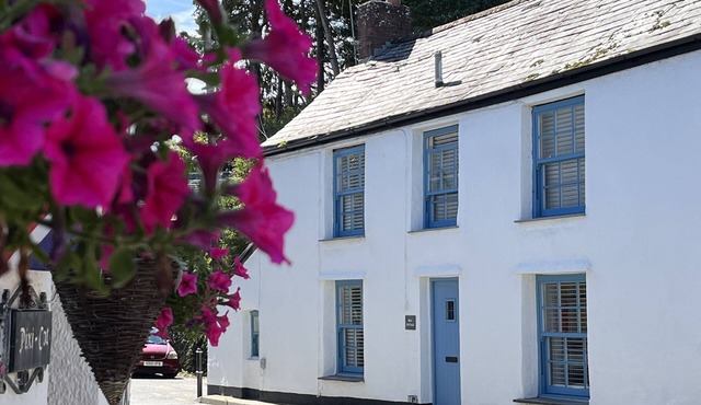 This charming 18th Century cottage is centrally located in the heart of St Teath