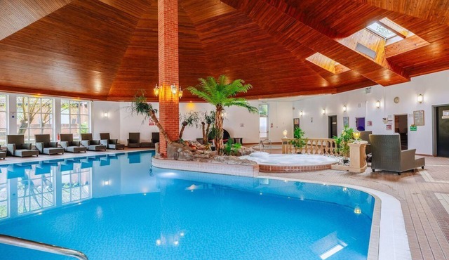 Waterfront Luxury Stay with Indoor Pool Access, Sauna, Free Parking!