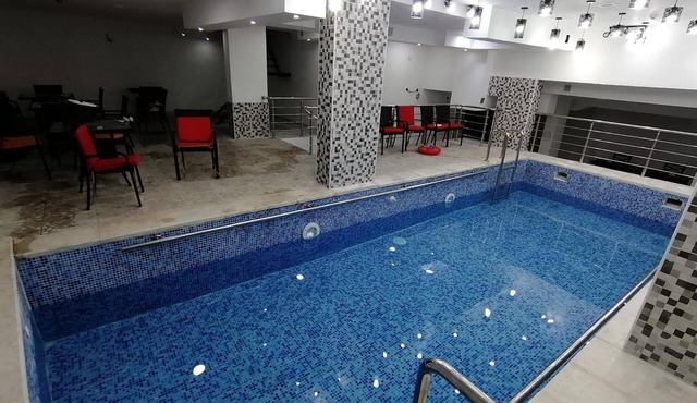 Weekend Hotel